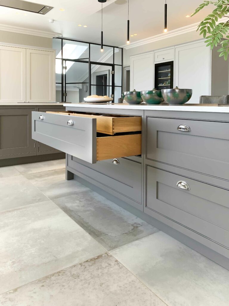 In-frame Shaker Kitchen: Island Drawer